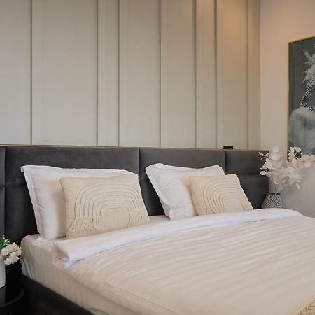 City View - Luxury Apartment A - Old City - Victoriei Bucureşti Ngoại thất bức ảnh