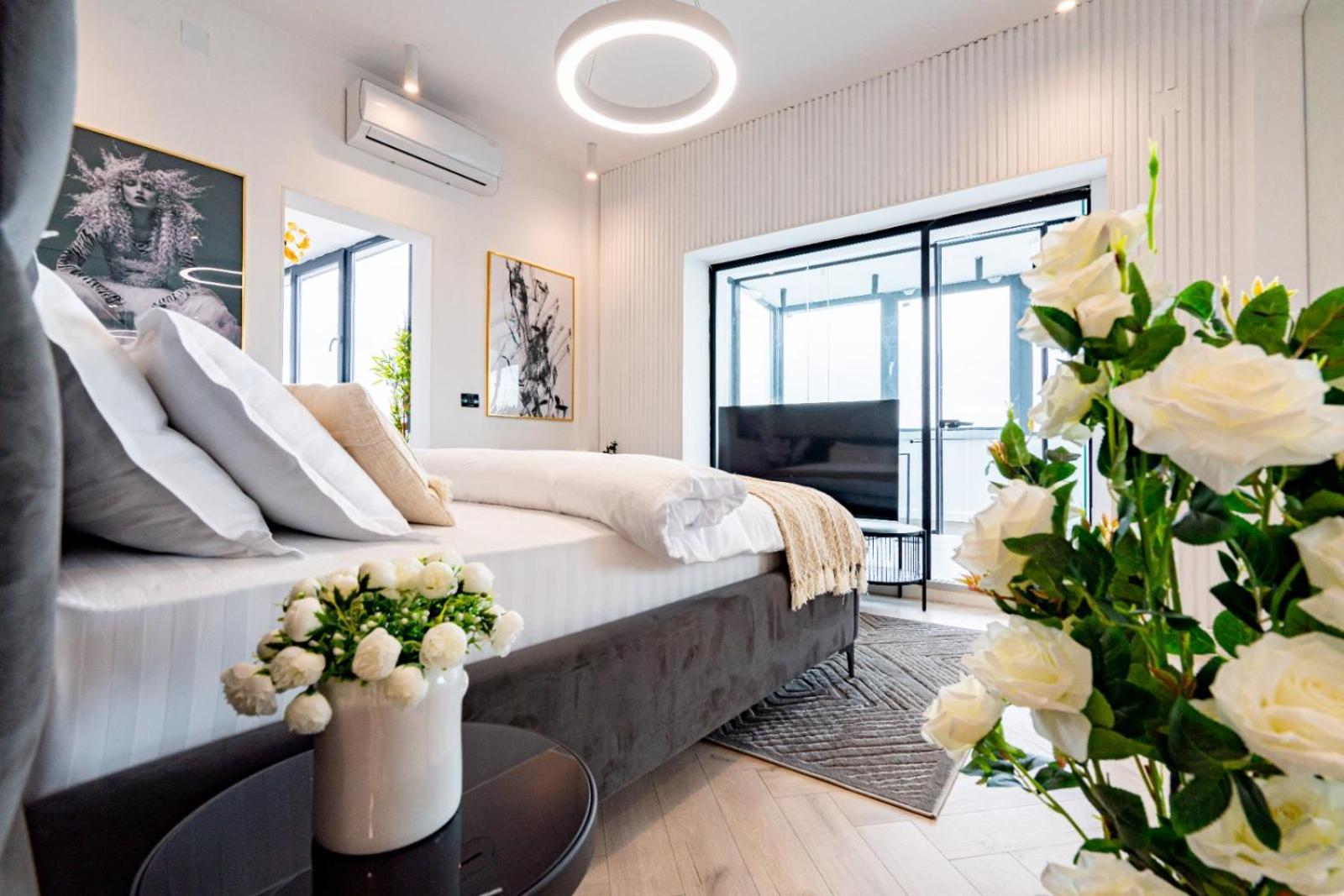 City View - Luxury Apartment A - Old City - Victoriei Bucureşti Ngoại thất bức ảnh