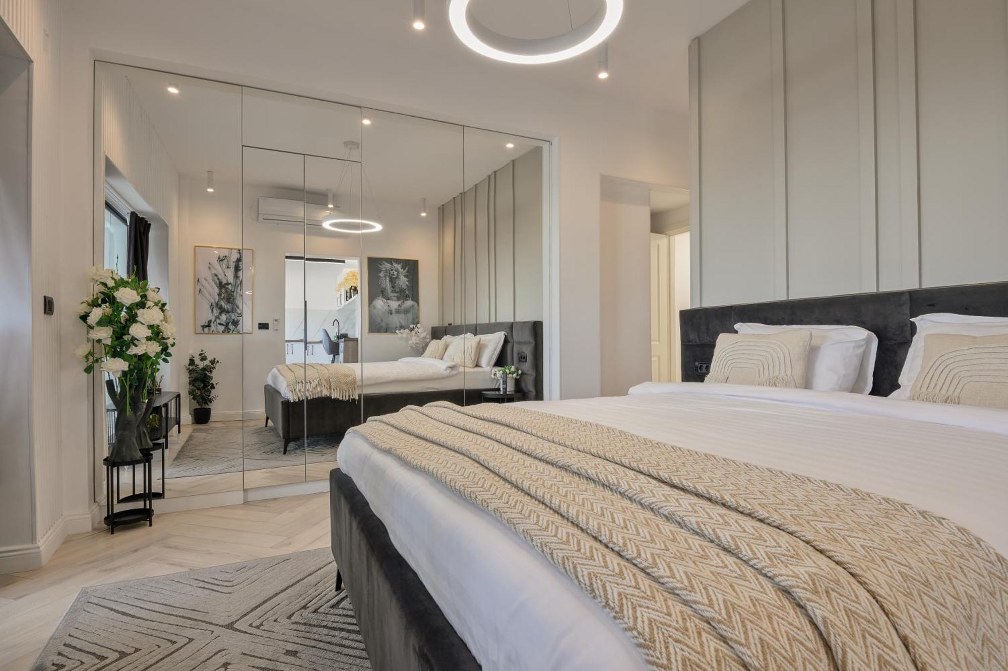 City View - Luxury Apartment A - Old City - Victoriei Bucureşti Ngoại thất bức ảnh
